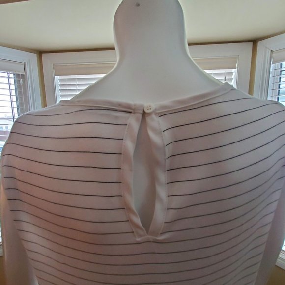 DEX Sleeveless Blue / White Tunic Top - Picture 4 of 6